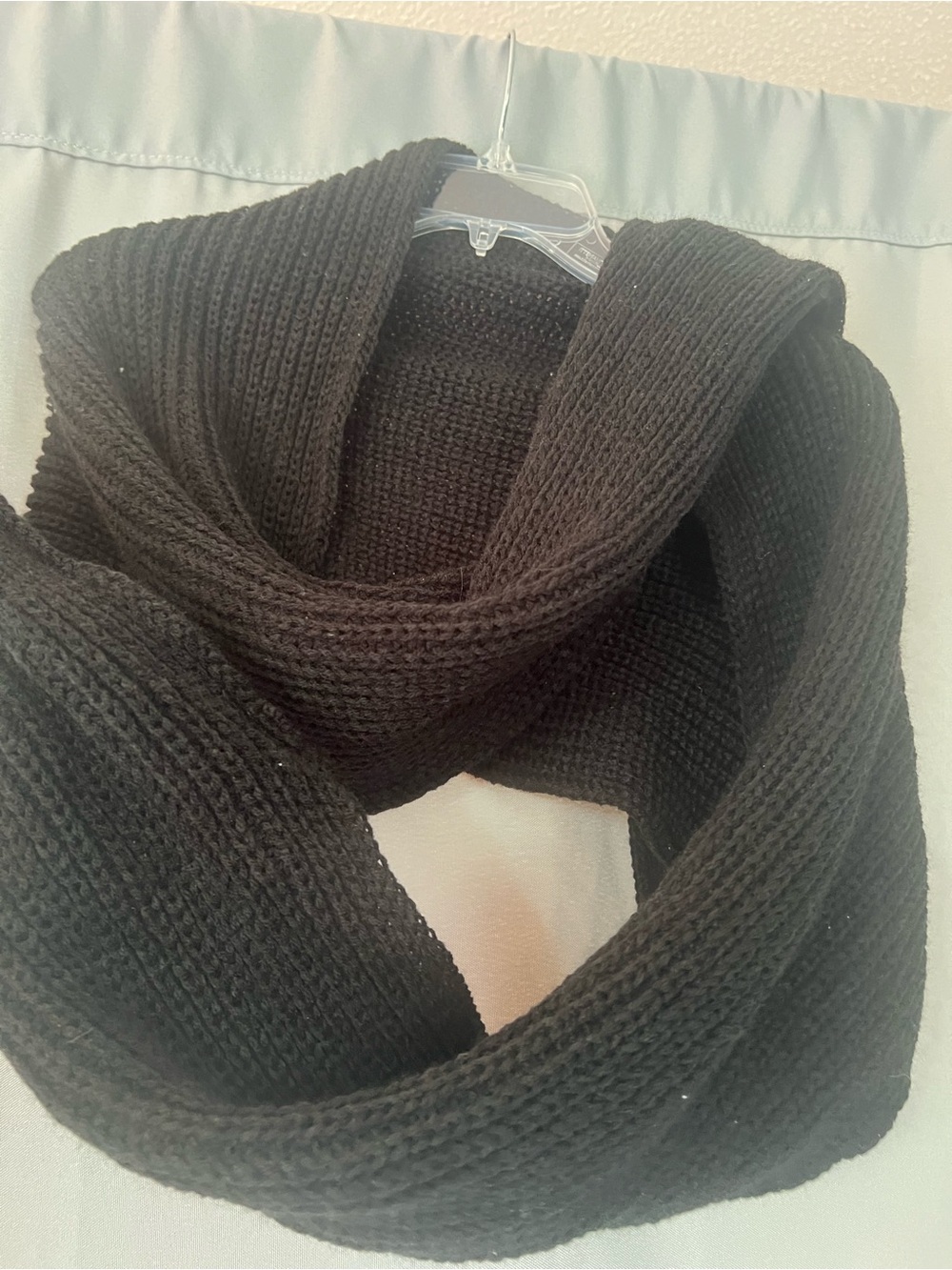 Source Unknown Black Knit Infinity Scarf Shrug